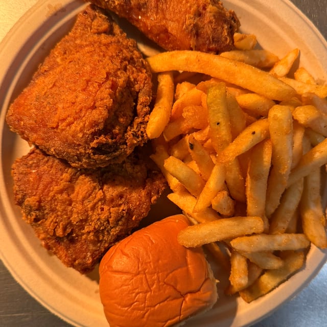 3 Pc. Dark Chicken Dinner.
