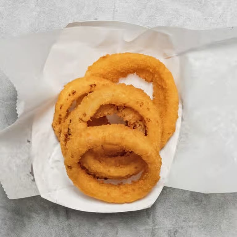 Crunchy Onion Rings: A Tasty Side Option